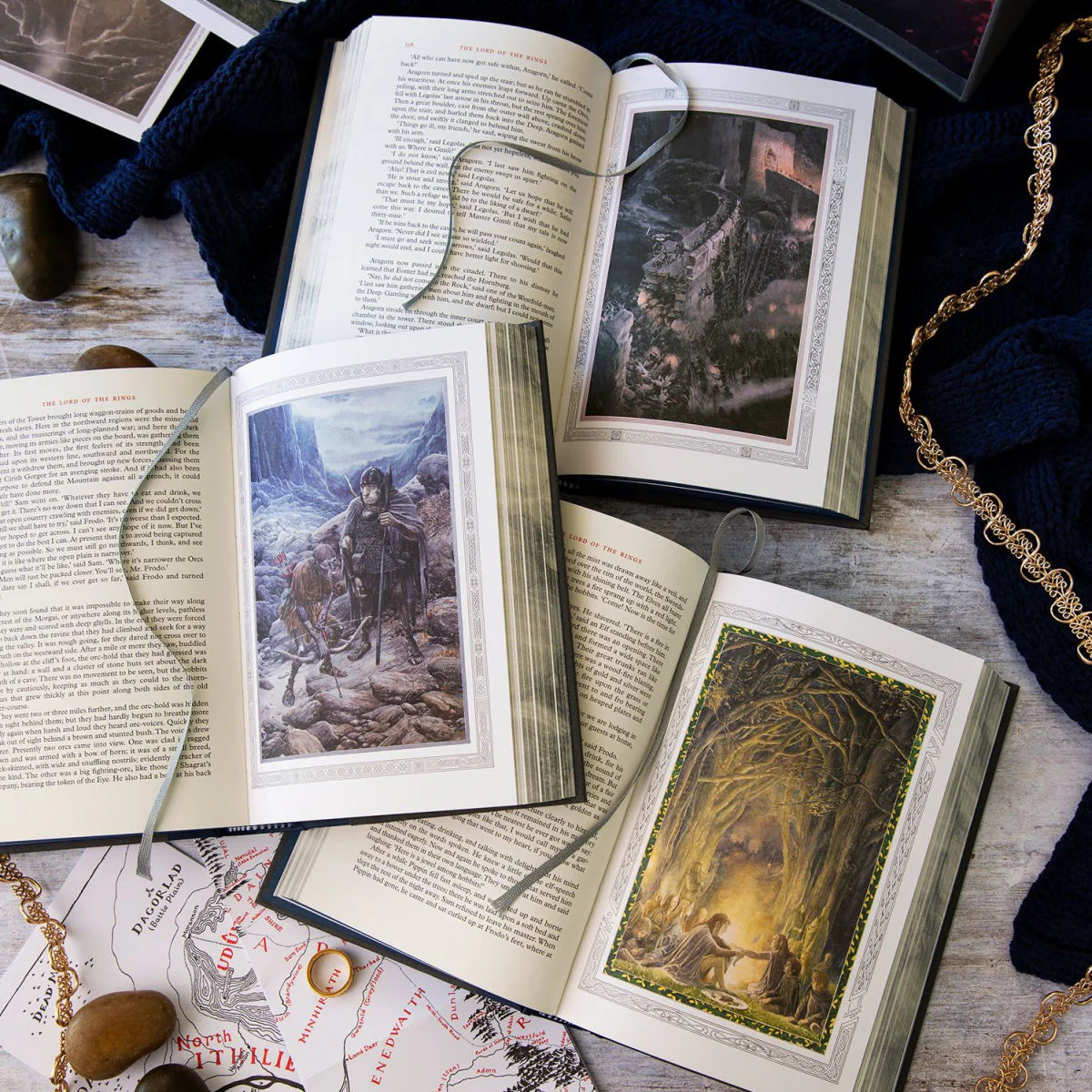 The Lord of the Rings Deluxe Illustrated Box Set: The Fellowship of the Ring / The Two Towers / The Return of the King - Image 3