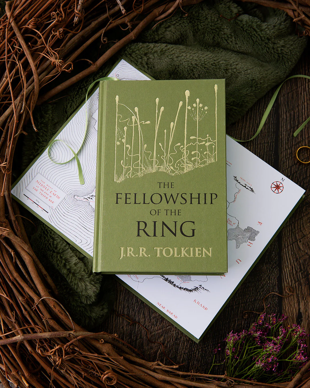The Lord of the Rings Collector’s Edition Box Set: Includes The Fellowship of the Ring, The Two Towers, and The Return of the King - Image 6