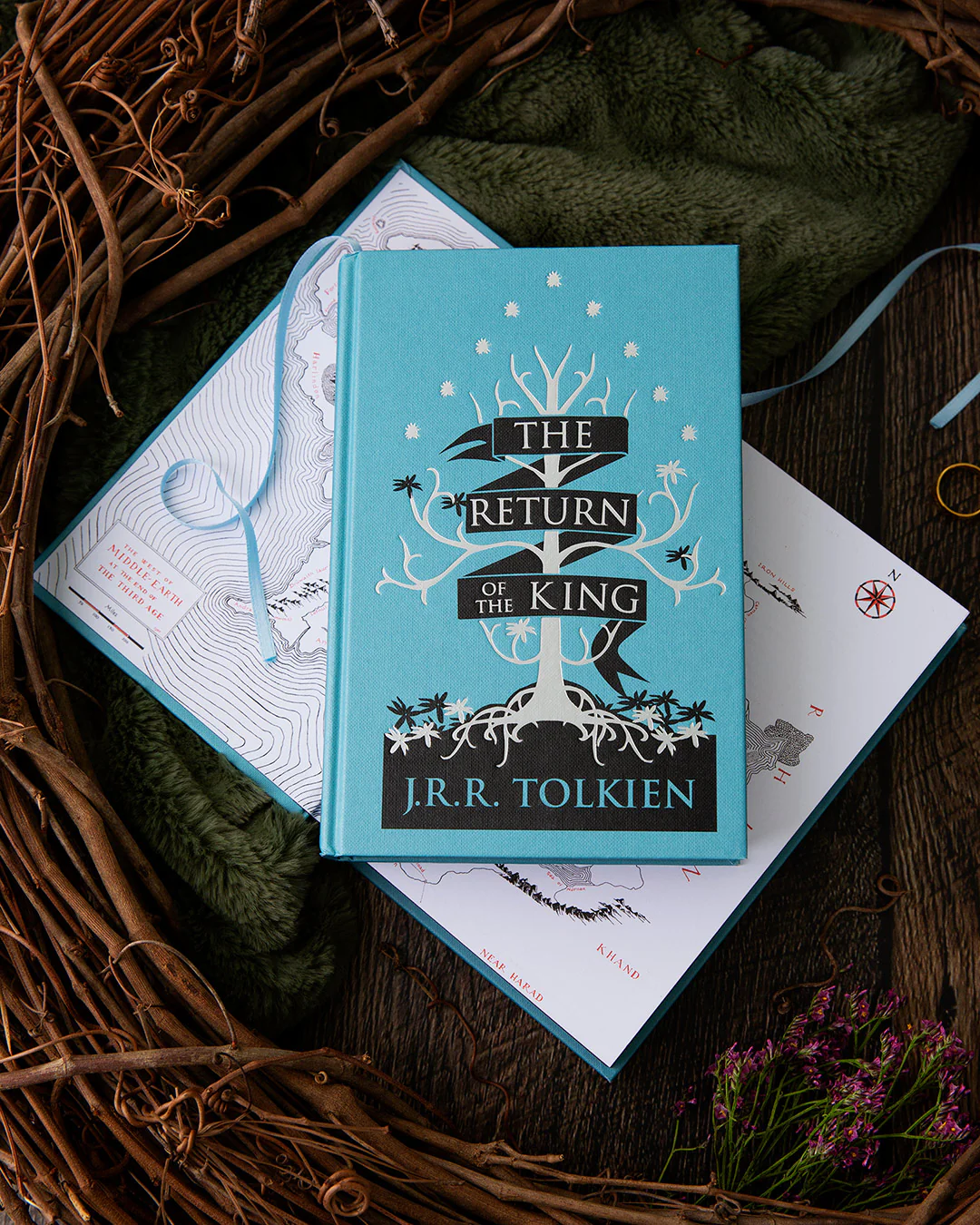 The Lord of the Rings Collector’s Edition Box Set: Includes The Fellowship of the Ring, The Two Towers, and The Return of the King - Image 8